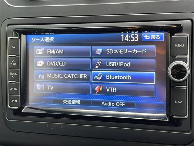 ゴルフトゥーラン ＴＳＩ　コンフォートライン　禁煙車　純正ナビ　ＡＭ／ＦＭ／ＣＤ／ＤＶＤ　フルセグＴＶ　Ｂｌｕｅｔｏｏｔｈ　バックカメラ　ＥＴＣ　ルーフレール　ＥＴＣ　純正アルミホイール　純正フロアマット　カーテンエアバッグ　パワーステアリング（5枚目）