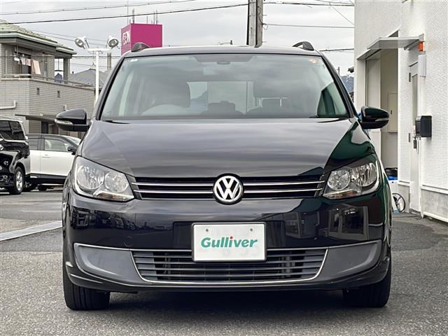 ゴルフトゥーラン ＴＳＩ　コンフォートライン　禁煙車　純正ナビ　ＡＭ／ＦＭ／ＣＤ／ＤＶＤ　フルセグＴＶ　Ｂｌｕｅｔｏｏｔｈ　バックカメラ　ＥＴＣ　ルーフレール　ＥＴＣ　純正アルミホイール　純正フロアマット　カーテンエアバッグ　パワーステアリング（17枚目）
