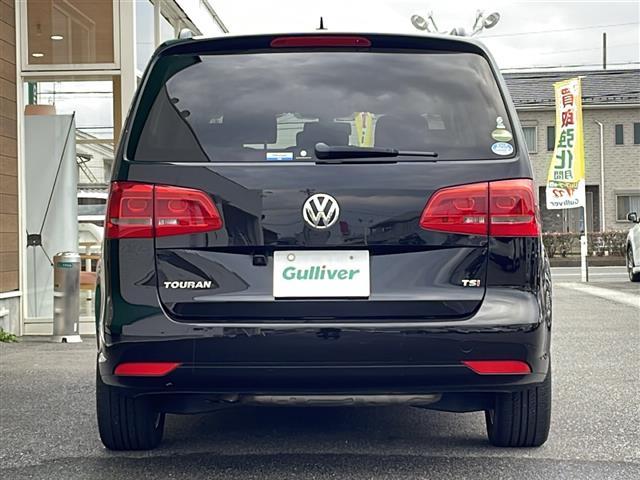 ゴルフトゥーラン ＴＳＩ　コンフォートライン　禁煙車　純正ナビ　ＡＭ／ＦＭ／ＣＤ／ＤＶＤ　フルセグＴＶ　Ｂｌｕｅｔｏｏｔｈ　バックカメラ　ＥＴＣ　ルーフレール　ＥＴＣ　純正アルミホイール　純正フロアマット　カーテンエアバッグ　パワーステアリング（19枚目）