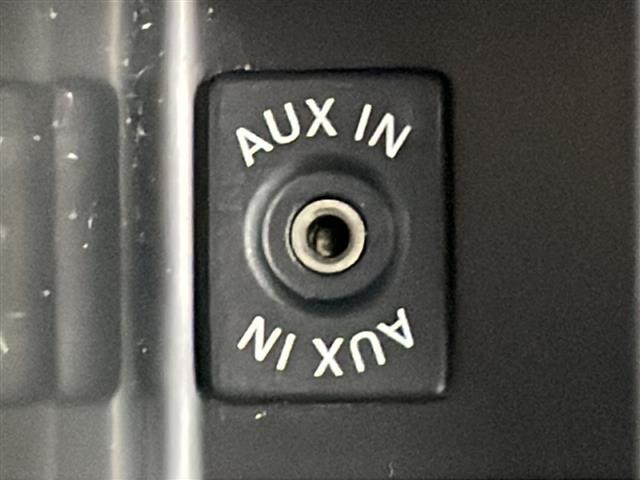 ゴルフトゥーラン ＴＳＩ　コンフォートライン　禁煙車　純正ナビ　ＡＭ／ＦＭ／ＣＤ／ＤＶＤ　フルセグＴＶ　Ｂｌｕｅｔｏｏｔｈ　バックカメラ　ＥＴＣ　ルーフレール　ＥＴＣ　純正アルミホイール　純正フロアマット　カーテンエアバッグ　パワーステアリング（26枚目）