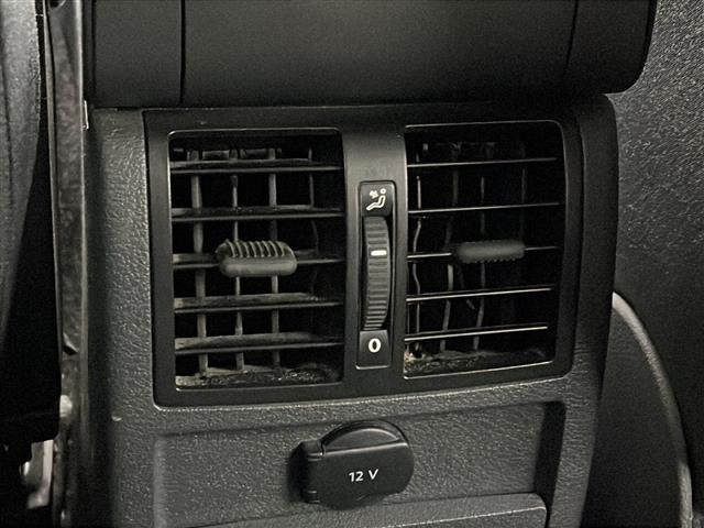 ゴルフトゥーラン ＴＳＩ　コンフォートライン　禁煙車　純正ナビ　ＡＭ／ＦＭ／ＣＤ／ＤＶＤ　フルセグＴＶ　Ｂｌｕｅｔｏｏｔｈ　バックカメラ　ＥＴＣ　ルーフレール　ＥＴＣ　純正アルミホイール　純正フロアマット　カーテンエアバッグ　パワーステアリング（28枚目）