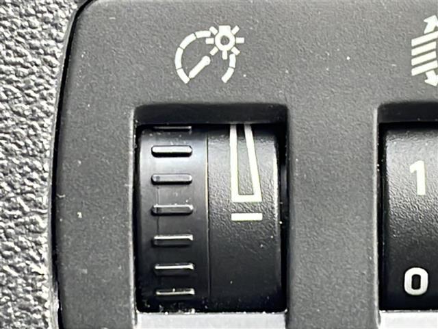 ゴルフトゥーラン ＴＳＩ　コンフォートライン　禁煙車　純正ナビ　ＡＭ／ＦＭ／ＣＤ／ＤＶＤ　フルセグＴＶ　Ｂｌｕｅｔｏｏｔｈ　バックカメラ　ＥＴＣ　ルーフレール　ＥＴＣ　純正アルミホイール　純正フロアマット　カーテンエアバッグ　パワーステアリング（32枚目）