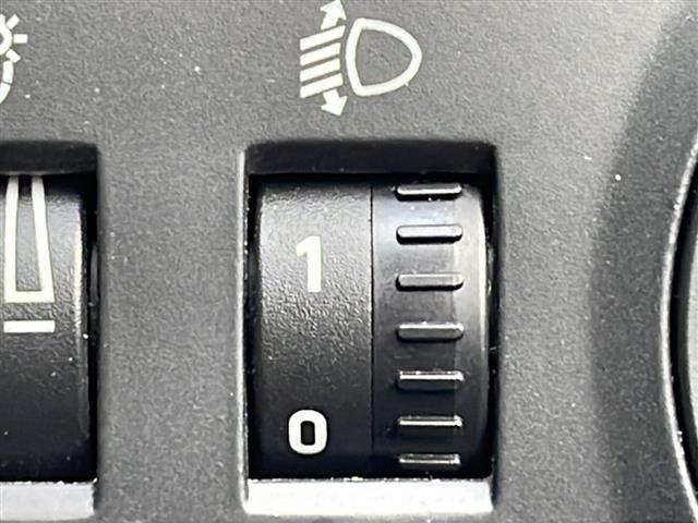 ゴルフトゥーラン ＴＳＩ　コンフォートライン　禁煙車　純正ナビ　ＡＭ／ＦＭ／ＣＤ／ＤＶＤ　フルセグＴＶ　Ｂｌｕｅｔｏｏｔｈ　バックカメラ　ＥＴＣ　ルーフレール　ＥＴＣ　純正アルミホイール　純正フロアマット　カーテンエアバッグ　パワーステアリング（33枚目）