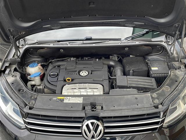 ゴルフトゥーラン ＴＳＩ　コンフォートライン　禁煙車　純正ナビ　ＡＭ／ＦＭ／ＣＤ／ＤＶＤ　フルセグＴＶ　Ｂｌｕｅｔｏｏｔｈ　バックカメラ　ＥＴＣ　ルーフレール　ＥＴＣ　純正アルミホイール　純正フロアマット　カーテンエアバッグ　パワーステアリング（42枚目）