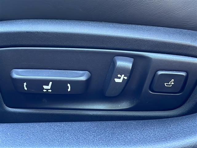 ＧＳ ＧＳ４５０ｈ　Ｉパッケージ　禁煙車　純正ナビ　フルセグＴＶ　Ｂｌｕｅｔｏｏｔｈ　クルーズコントロール　クリアランスソナー　前後コーナーセンサー　パワーシート　シートヒーター　エアシート　レザーシート　カードキー　ビルトインＥＴＣ（28枚目）