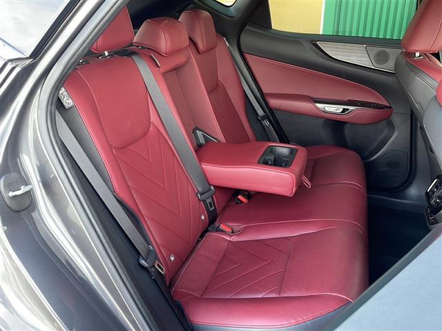 商談ルームにはキッズルームも完備しています☆お子様連れでもゆっくりとお車をお選びいただけます！