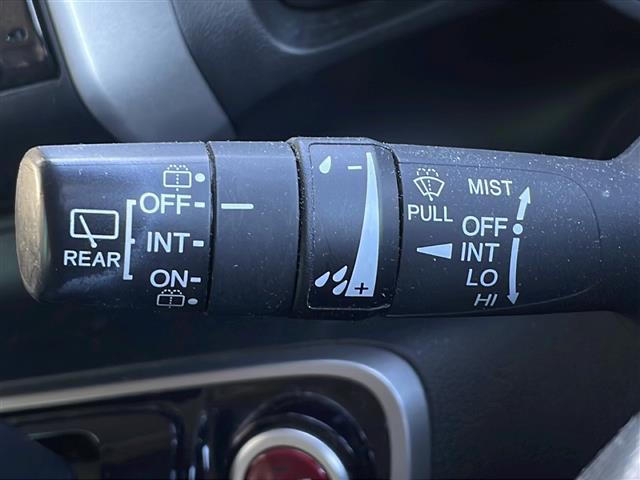 N-BOX G SSパッケージ 禁煙車 純正ナビ フルセグTV Bluetooth 4WD 両側パワースライドドア シートヒーター 社外ETC アイドリングストップ カーテンエアバッグ 純正アルミホイール 純正マット スマートキー(5枚目)