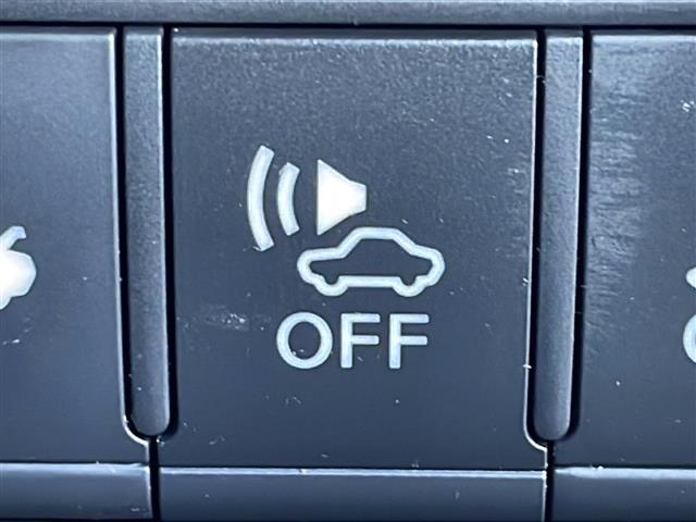 スカイライン ３５０ＧＴ　ハイブリッド　タイプＳＰ　禁煙車　純正ナビ　フルセグＴＶ　クルーズコントロール　衝突軽減ブレーキ　前後コーナーセンサー　サンルーフ　シートヒーター　ＢＯＳＥスピーカー　パワーシート　レザーシート　純正アルミホイール　純正マット（22枚目）