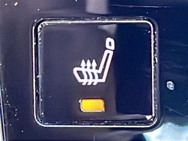 スカイライン ３５０ＧＴ　ハイブリッド　タイプＳＰ　禁煙車　純正ナビ　フルセグＴＶ　クルーズコントロール　衝突軽減ブレーキ　前後コーナーセンサー　サンルーフ　シートヒーター　ＢＯＳＥスピーカー　パワーシート　レザーシート　純正アルミホイール　純正マット（25枚目）