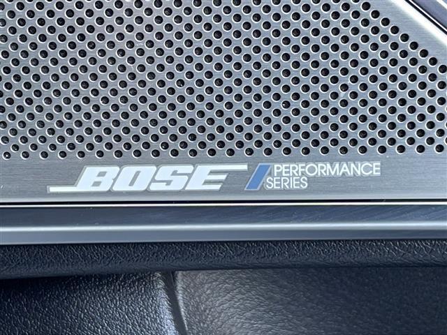 スカイライン ３５０ＧＴ　ハイブリッド　タイプＳＰ　禁煙車　純正ナビ　フルセグＴＶ　クルーズコントロール　衝突軽減ブレーキ　前後コーナーセンサー　サンルーフ　シートヒーター　ＢＯＳＥスピーカー　パワーシート　レザーシート　純正アルミホイール　純正マット（26枚目）