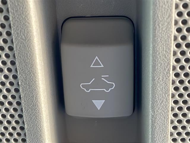 スカイライン ３５０ＧＴ　ハイブリッド　タイプＳＰ　禁煙車　純正ナビ　フルセグＴＶ　クルーズコントロール　衝突軽減ブレーキ　前後コーナーセンサー　サンルーフ　シートヒーター　ＢＯＳＥスピーカー　パワーシート　レザーシート　純正アルミホイール　純正マット（35枚目）