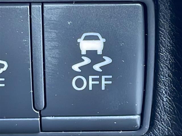 スカイライン ３５０ＧＴ　ハイブリッド　タイプＳＰ　禁煙車　純正ナビ　フルセグＴＶ　クルーズコントロール　衝突軽減ブレーキ　前後コーナーセンサー　サンルーフ　シートヒーター　ＢＯＳＥスピーカー　パワーシート　レザーシート　純正アルミホイール　純正マット（39枚目）