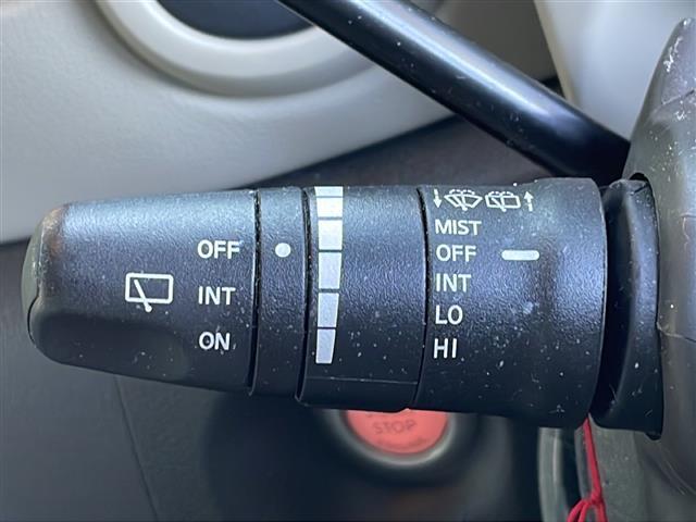 キューブ 15X Vセレクション 禁煙車 純正ナビ フルセグTV バックカメラ ビルトインETC ドライブレコーダー 社外アルミホイール 純正マット アイドリングストップ プッシュスタート フォグライト オートエアコン スマートキー(6枚目)