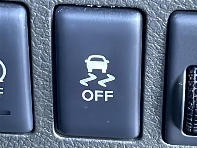 キューブ 15X Vセレクション 禁煙車 純正ナビ フルセグTV バックカメラ ビルトインETC ドライブレコーダー 社外アルミホイール 純正マット アイドリングストップ プッシュスタート フォグライト オートエアコン スマートキー(25枚目)