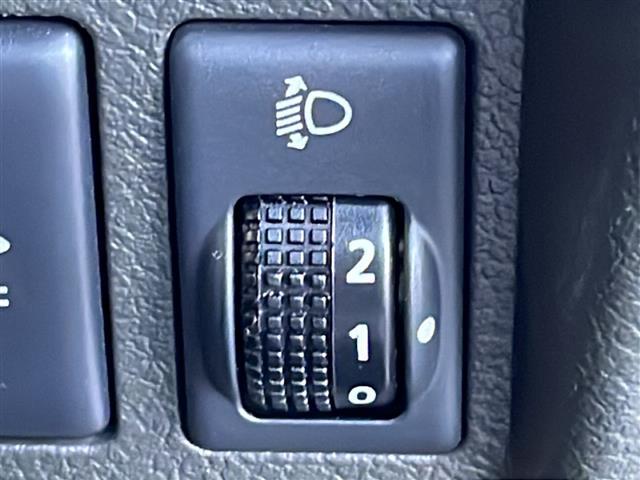 キューブ 15X Vセレクション 禁煙車 純正ナビ フルセグTV バックカメラ ビルトインETC ドライブレコーダー 社外アルミホイール 純正マット アイドリングストップ プッシュスタート フォグライト オートエアコン スマートキー(26枚目)