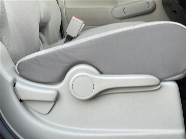 キューブ 15X Vセレクション 禁煙車 純正ナビ フルセグTV バックカメラ ビルトインETC ドライブレコーダー 社外アルミホイール 純正マット アイドリングストップ プッシュスタート フォグライト オートエアコン スマートキー(31枚目)