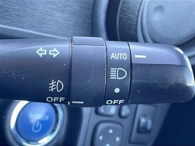 アクア Ｓ　禁煙車　純正ナビ　ＡＭ／ＦＭ／ＣＤ　ワンセグＴＶ　Ｂｌｕｅｔｏｏｔｈ　バックカメラ　ＥＴＣ　ハンドルスイッチ　純正マット　ドアバイザー　プッシュスタート　オートエアコン　オートライト　電動格納ミラー（5枚目）