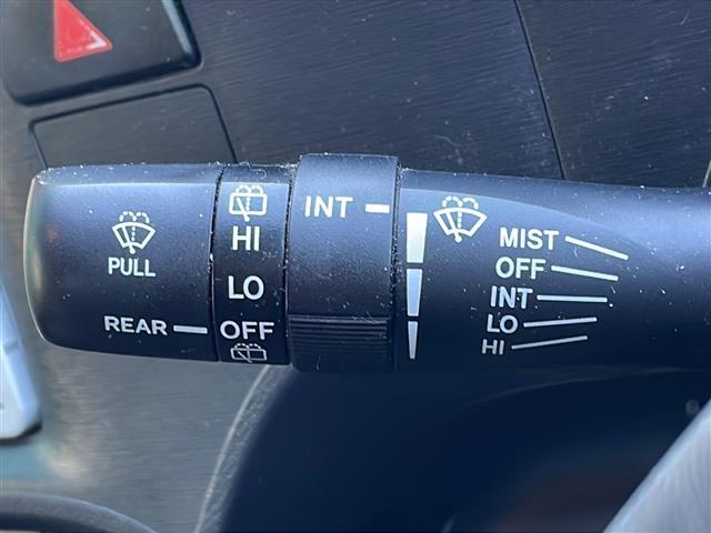 アクア Ｓ　禁煙車　純正ナビ　ＡＭ／ＦＭ／ＣＤ　ワンセグＴＶ　Ｂｌｕｅｔｏｏｔｈ　バックカメラ　ＥＴＣ　ハンドルスイッチ　純正マット　ドアバイザー　プッシュスタート　オートエアコン　オートライト　電動格納ミラー（6枚目）