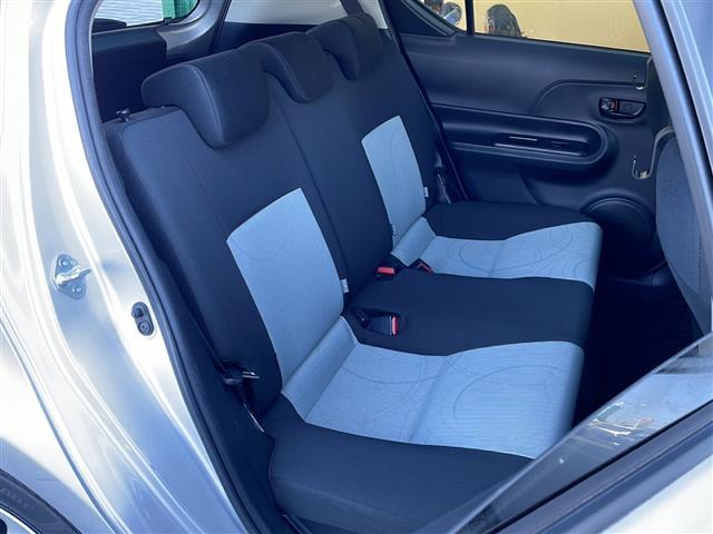 アクア Ｓ　禁煙車　純正ナビ　ＡＭ／ＦＭ／ＣＤ　ワンセグＴＶ　Ｂｌｕｅｔｏｏｔｈ　バックカメラ　ＥＴＣ　ハンドルスイッチ　純正マット　ドアバイザー　プッシュスタート　オートエアコン　オートライト　電動格納ミラー（14枚目）