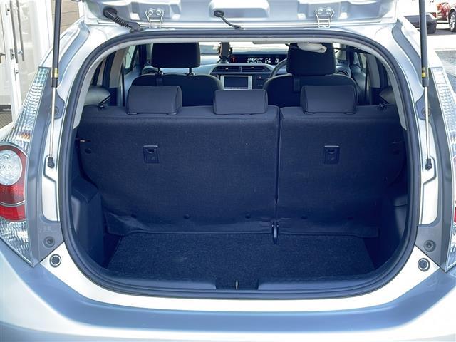 アクア Ｓ　禁煙車　純正ナビ　ＡＭ／ＦＭ／ＣＤ　ワンセグＴＶ　Ｂｌｕｅｔｏｏｔｈ　バックカメラ　ＥＴＣ　ハンドルスイッチ　純正マット　ドアバイザー　プッシュスタート　オートエアコン　オートライト　電動格納ミラー（15枚目）