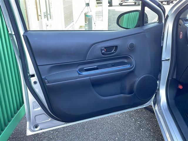 アクア Ｓ　禁煙車　純正ナビ　ＡＭ／ＦＭ／ＣＤ　ワンセグＴＶ　Ｂｌｕｅｔｏｏｔｈ　バックカメラ　ＥＴＣ　ハンドルスイッチ　純正マット　ドアバイザー　プッシュスタート　オートエアコン　オートライト　電動格納ミラー（37枚目）