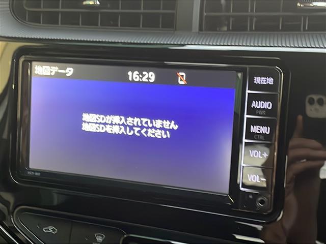 アクア Ｓ　禁煙車　純正ナビ　プルクラッシュセーフティ　バックカメラ　プッシュスタート　スマートキー　オートライト　ＬＥＤヘッドライト　ＬＫＡ　フロアマット　フルセグＴＶ　横滑り防止機能　ＡＢＳ　オートエアコン（3枚目）