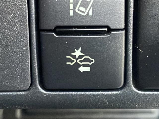 アクア Ｓ　禁煙車　純正ナビ　プルクラッシュセーフティ　バックカメラ　プッシュスタート　スマートキー　オートライト　ＬＥＤヘッドライト　ＬＫＡ　フロアマット　フルセグＴＶ　横滑り防止機能　ＡＢＳ　オートエアコン（5枚目）