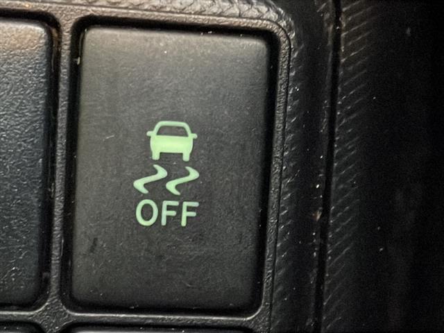 アクア Ｓ　禁煙車　純正ナビ　プルクラッシュセーフティ　バックカメラ　プッシュスタート　スマートキー　オートライト　ＬＥＤヘッドライト　ＬＫＡ　フロアマット　フルセグＴＶ　横滑り防止機能　ＡＢＳ　オートエアコン（8枚目）