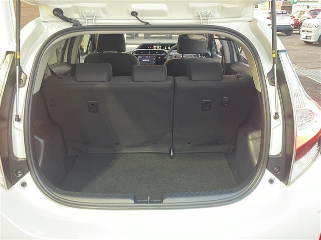 アクア Ｓ　禁煙車　純正ナビ　プルクラッシュセーフティ　バックカメラ　プッシュスタート　スマートキー　オートライト　ＬＥＤヘッドライト　ＬＫＡ　フロアマット　フルセグＴＶ　横滑り防止機能　ＡＢＳ　オートエアコン（15枚目）