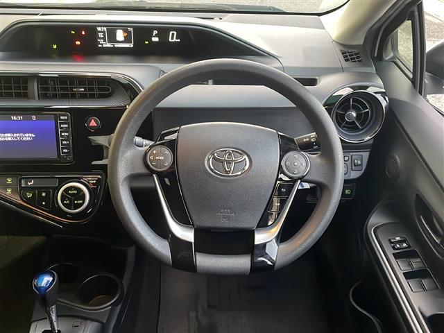 アクア Ｓ　禁煙車　純正ナビ　プルクラッシュセーフティ　バックカメラ　プッシュスタート　スマートキー　オートライト　ＬＥＤヘッドライト　ＬＫＡ　フロアマット　フルセグＴＶ　横滑り防止機能　ＡＢＳ　オートエアコン（20枚目）