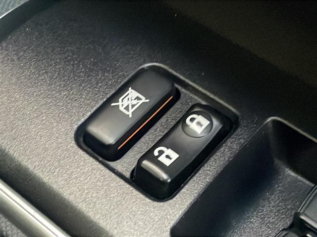 アクア Ｓ　禁煙車　純正ナビ　プルクラッシュセーフティ　バックカメラ　プッシュスタート　スマートキー　オートライト　ＬＥＤヘッドライト　ＬＫＡ　フロアマット　フルセグＴＶ　横滑り防止機能　ＡＢＳ　オートエアコン（25枚目）