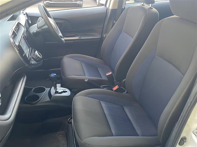 アクア Ｓ　禁煙車　純正ナビ　プルクラッシュセーフティ　バックカメラ　プッシュスタート　スマートキー　オートライト　ＬＥＤヘッドライト　ＬＫＡ　フロアマット　フルセグＴＶ　横滑り防止機能　ＡＢＳ　オートエアコン（29枚目）
