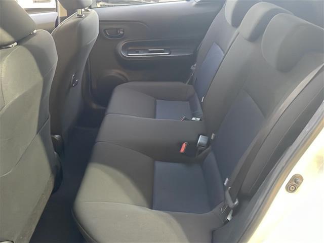 アクア Ｓ　禁煙車　純正ナビ　プルクラッシュセーフティ　バックカメラ　プッシュスタート　スマートキー　オートライト　ＬＥＤヘッドライト　ＬＫＡ　フロアマット　フルセグＴＶ　横滑り防止機能　ＡＢＳ　オートエアコン（30枚目）