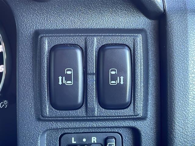 デリカＤ：５ Ｄ　パワーパッケージ　禁煙車　社外８型ナビ　フリップダウンモニター　両側パワースライドドア　バックカメラ　ドライブレコーダー　シートヒーター　パドルシフト　スマートキー　ルーフキャリア　リアラダー　マッドガード　フォグ（9枚目）