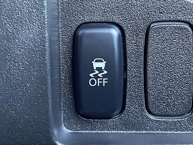 デリカＤ：５ Ｄ　パワーパッケージ　禁煙車　社外８型ナビ　フリップダウンモニター　両側パワースライドドア　バックカメラ　ドライブレコーダー　シートヒーター　パドルシフト　スマートキー　ルーフキャリア　リアラダー　マッドガード　フォグ（28枚目）