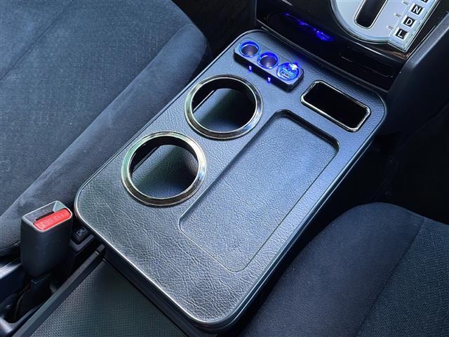 デリカＤ：５ Ｄ　パワーパッケージ　禁煙車　社外８型ナビ　フリップダウンモニター　両側パワースライドドア　バックカメラ　ドライブレコーダー　シートヒーター　パドルシフト　スマートキー　ルーフキャリア　リアラダー　マッドガード　フォグ（31枚目）