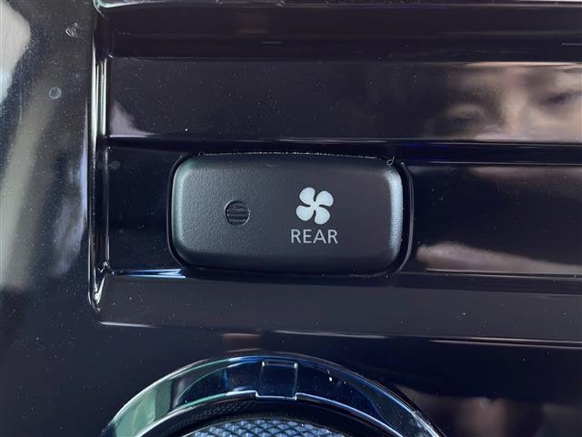 デリカＤ：５ Ｄ　パワーパッケージ　禁煙車　社外８型ナビ　フリップダウンモニター　両側パワースライドドア　バックカメラ　ドライブレコーダー　シートヒーター　パドルシフト　スマートキー　ルーフキャリア　リアラダー　マッドガード　フォグ（34枚目）