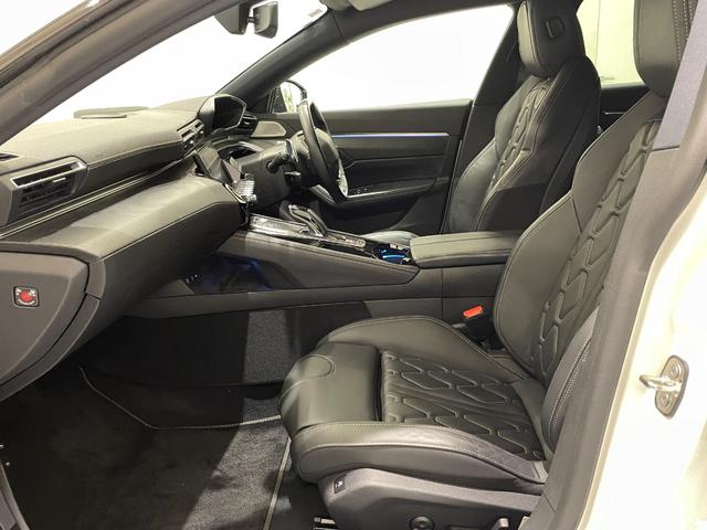 ５０８ ＧＴライン　プレミアムレザーエディション　アクティブクルーズコントロール　レーンキープアシスト　ブラインドスポットモニター　フロントバックソナー　ＬＥＤヘッドライト　インテリジェントハイビーム　純正ナビ　ＴＶ　ＡｐｐｌｅＣａｒＰｌａｙ（10枚目）