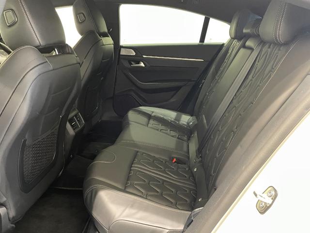 ５０８ ＧＴライン　プレミアムレザーエディション　アクティブクルーズコントロール　レーンキープアシスト　ブラインドスポットモニター　フロントバックソナー　ＬＥＤヘッドライト　インテリジェントハイビーム　純正ナビ　ＴＶ　ＡｐｐｌｅＣａｒＰｌａｙ（13枚目）