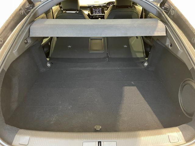 ５０８ ＧＴライン　プレミアムレザーエディション　アクティブクルーズコントロール　レーンキープアシスト　ブラインドスポットモニター　フロントバックソナー　ＬＥＤヘッドライト　インテリジェントハイビーム　純正ナビ　ＴＶ　ＡｐｐｌｅＣａｒＰｌａｙ（14枚目）