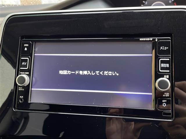 セレナ ハイウェイスターＶセレクションＩＩ　禁煙車　純正ナビ　アラウンドビューモニター　純正フリップダウンモニター　両側パワースライドドア　エマージェンシーブレーキ　クルーズコントロール　オートライト　ＬＥＤヘッドライト　フォグ　インテリキー（3枚目）