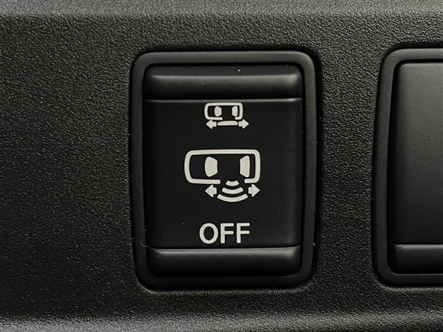 セレナ ハイウェイスターＶセレクションＩＩ　禁煙車　純正ナビ　アラウンドビューモニター　純正フリップダウンモニター　両側パワースライドドア　エマージェンシーブレーキ　クルーズコントロール　オートライト　ＬＥＤヘッドライト　フォグ　インテリキー（7枚目）