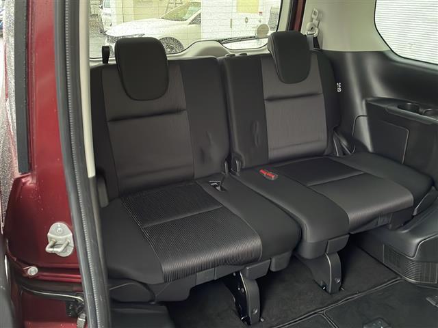 セレナ ハイウェイスターＶセレクションＩＩ　禁煙車　純正ナビ　アラウンドビューモニター　純正フリップダウンモニター　両側パワースライドドア　エマージェンシーブレーキ　クルーズコントロール　オートライト　ＬＥＤヘッドライト　フォグ　インテリキー（15枚目）