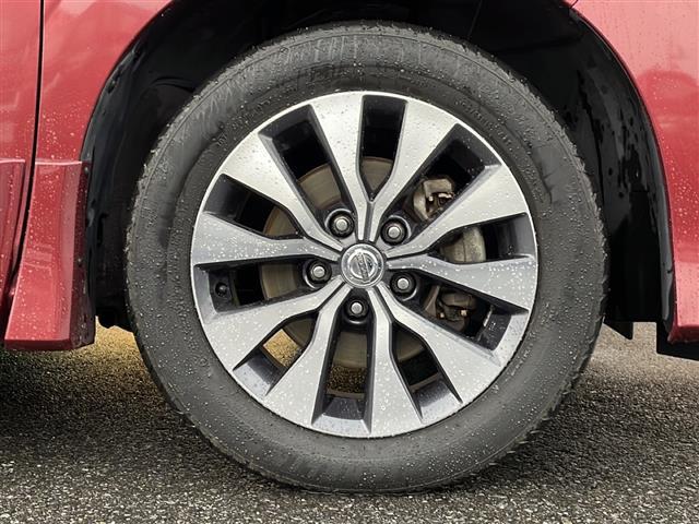 セレナ ハイウェイスターＶセレクションＩＩ　禁煙車　純正ナビ　アラウンドビューモニター　純正フリップダウンモニター　両側パワースライドドア　エマージェンシーブレーキ　クルーズコントロール　オートライト　ＬＥＤヘッドライト　フォグ　インテリキー（16枚目）