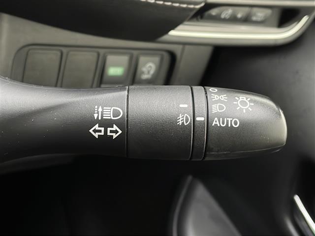 セレナ ハイウェイスターＶセレクションＩＩ　禁煙車　純正ナビ　アラウンドビューモニター　純正フリップダウンモニター　両側パワースライドドア　エマージェンシーブレーキ　クルーズコントロール　オートライト　ＬＥＤヘッドライト　フォグ　インテリキー（26枚目）