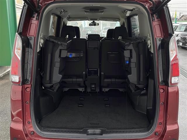 セレナ ハイウェイスターＶセレクションＩＩ　禁煙車　純正ナビ　アラウンドビューモニター　純正フリップダウンモニター　両側パワースライドドア　エマージェンシーブレーキ　クルーズコントロール　オートライト　ＬＥＤヘッドライト　フォグ　インテリキー（33枚目）