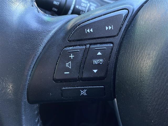 ＣＸ－５ ＸＤ　純正ナビ　バックカメラ　衝突軽減ブレーキ　フルセグ　スマートキー　プッシュスタート　オートライト　ＨＩＤヘッドライト　ステアリングリモコン　フォグランプ　ＥＴＣ　社外アルミホイール　オートエアコン（6枚目）