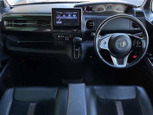 Ｎ－ＢＯＸカスタム Ｇ・Ｌターボホンダセンシング　禁煙車　社外ＳＤナビ　衝突敬遠ブレーキ　両側パワースライドドア　ＬＫＡ　レーダークルーズコントロール　バックカメラ　ハーフレザーシート　　　スマートキー　プッシュスタート　　オートライト　ＬＥＤ　ＢＴ（2枚目）