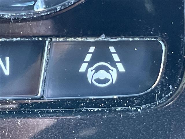 Ｎ－ＢＯＸカスタム Ｇ・Ｌターボホンダセンシング　禁煙車　社外ＳＤナビ　衝突敬遠ブレーキ　両側パワースライドドア　ＬＫＡ　レーダークルーズコントロール　バックカメラ　ハーフレザーシート　　　スマートキー　プッシュスタート　　オートライト　ＬＥＤ　ＢＴ（8枚目）