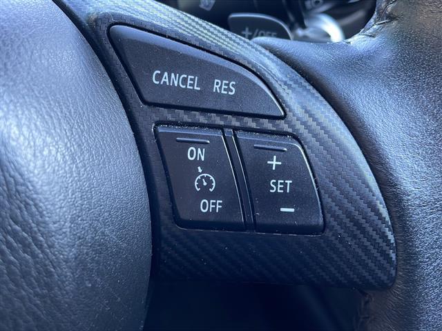 デミオ ＸＤツーリング　禁煙車　純正コネクトナビ　衝突軽減ブレーキ　バックカメラ　クルーズコントロール　ＥＴＣ　スマートキー　プッシュスタート　アイドリングストップ　フルセグＴＶ　純正アルミホイール　オートライト　ＨＩＤ（8枚目）